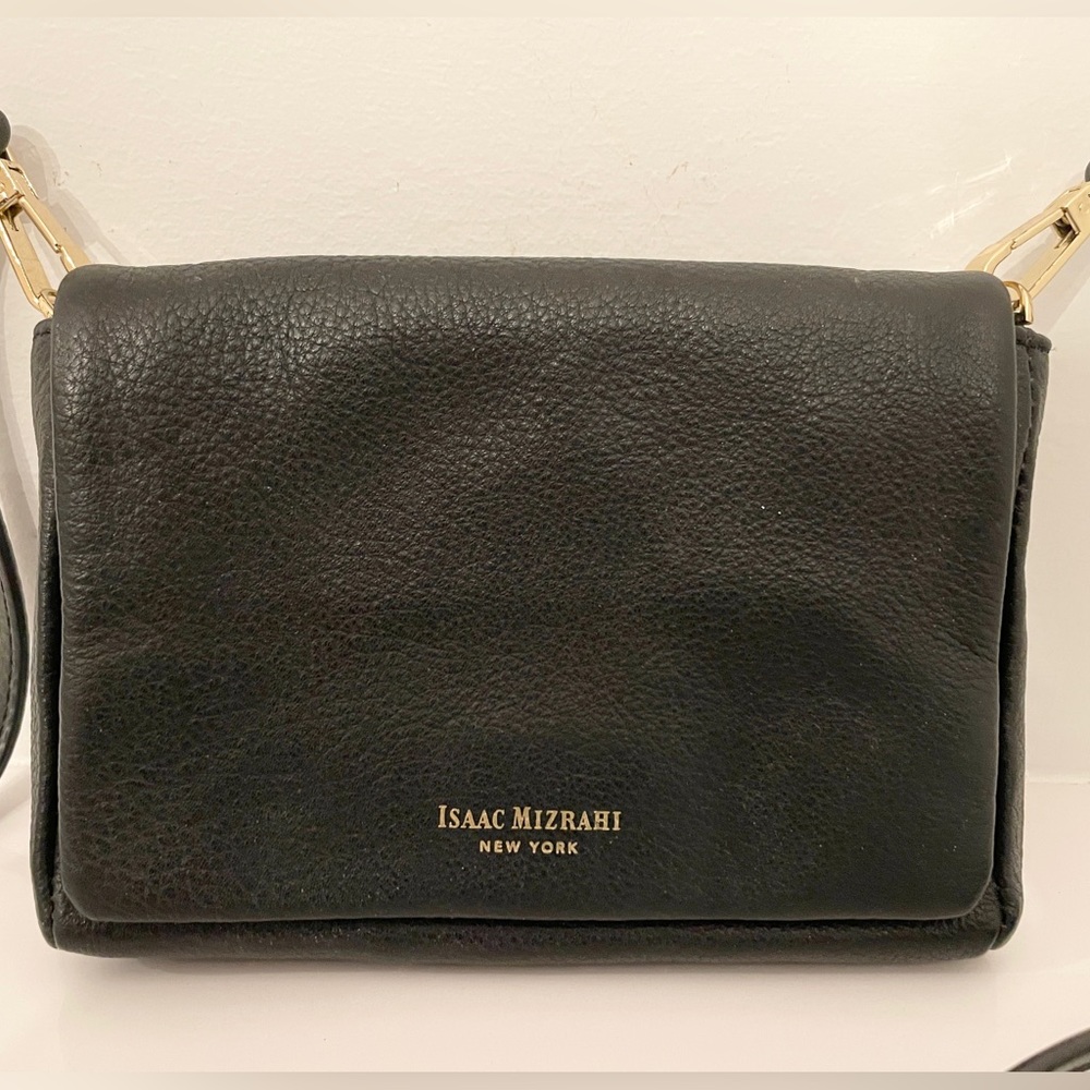 ISAAC MIZRAHI CROSSBODY LEATHER BAG WITH ACRYLIC HANDLE